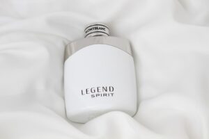 Crafting Bespoke Ambiance: Gourmand & Floral Scent Blends