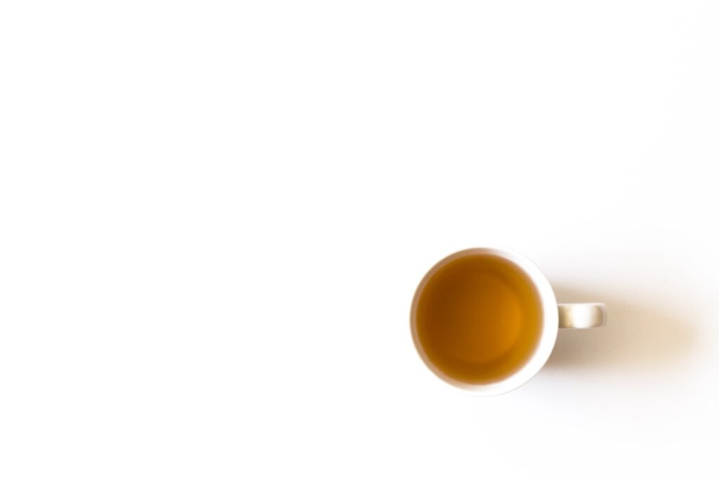 Green & White Tea Essential Oils: A Pristine Home Sanctuary - minimalist tea