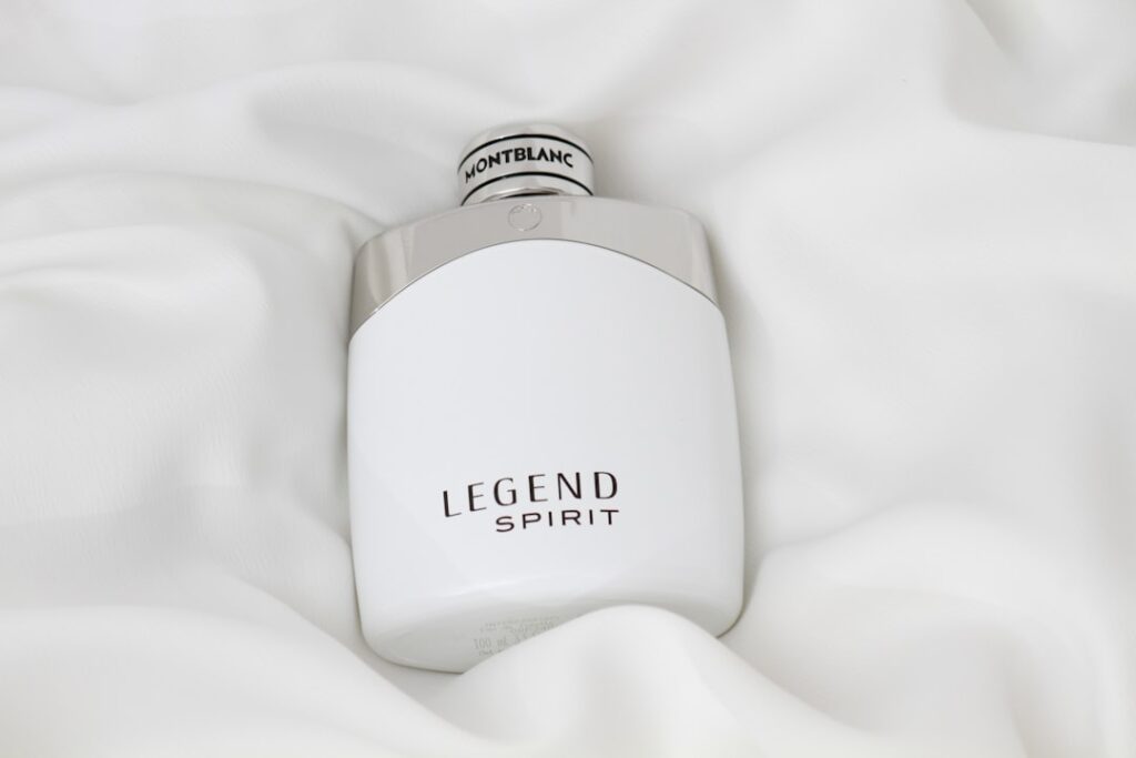 Luxury Home Wellness Scenting: Peppermint for Performance - luxury home gym minimalist scent diffuser