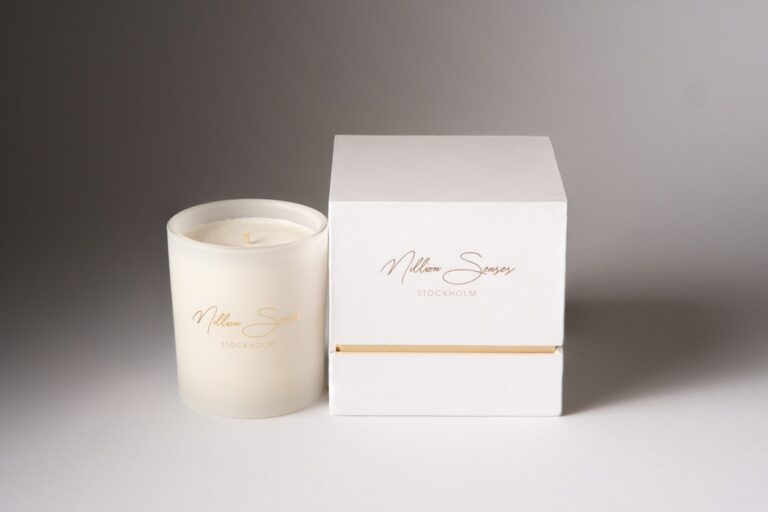 Architecting Brand Identity: Advanced Scent Marketing - minimalist luxury interior scent